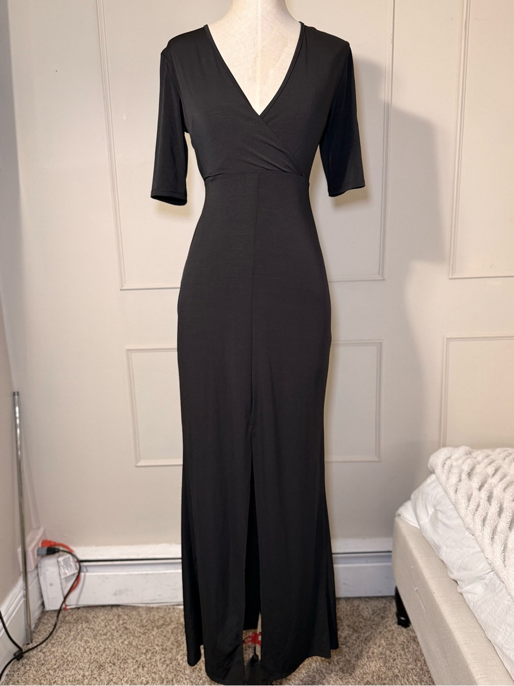 ALLOY Black V-Neck Maxi Dress with Front Slit - Picture 1 of 8